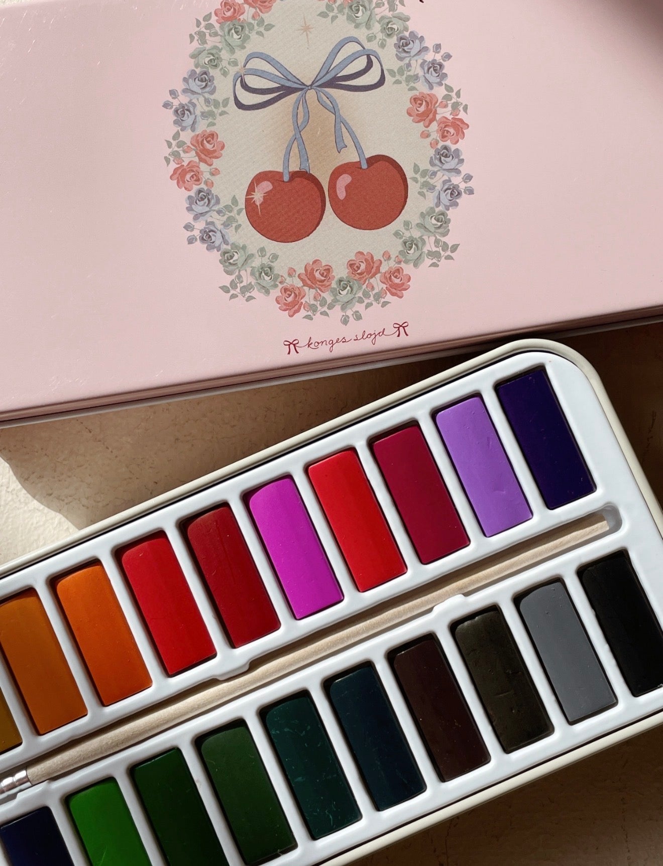 Water Color Tin - Cherry Bow