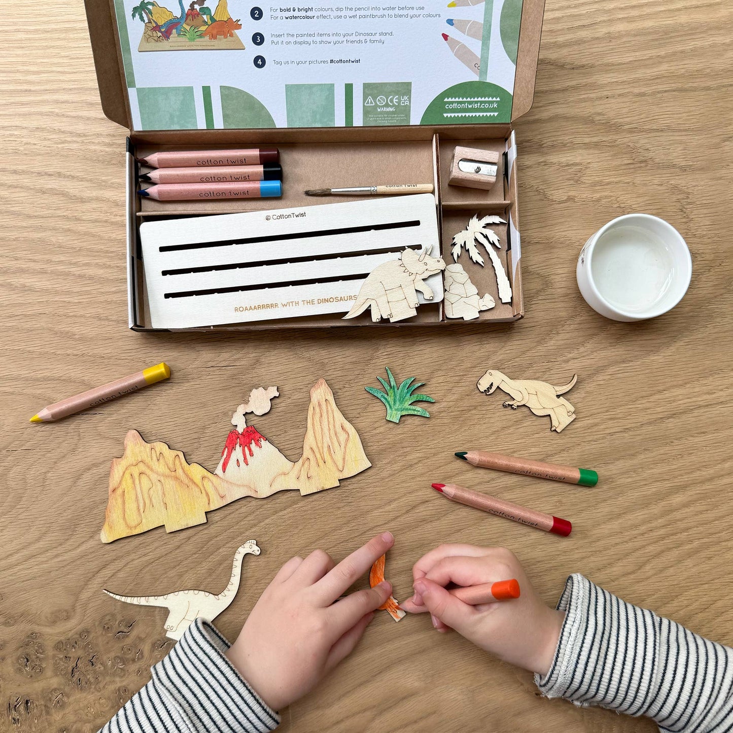 Create Your Own Dinosaur Scene