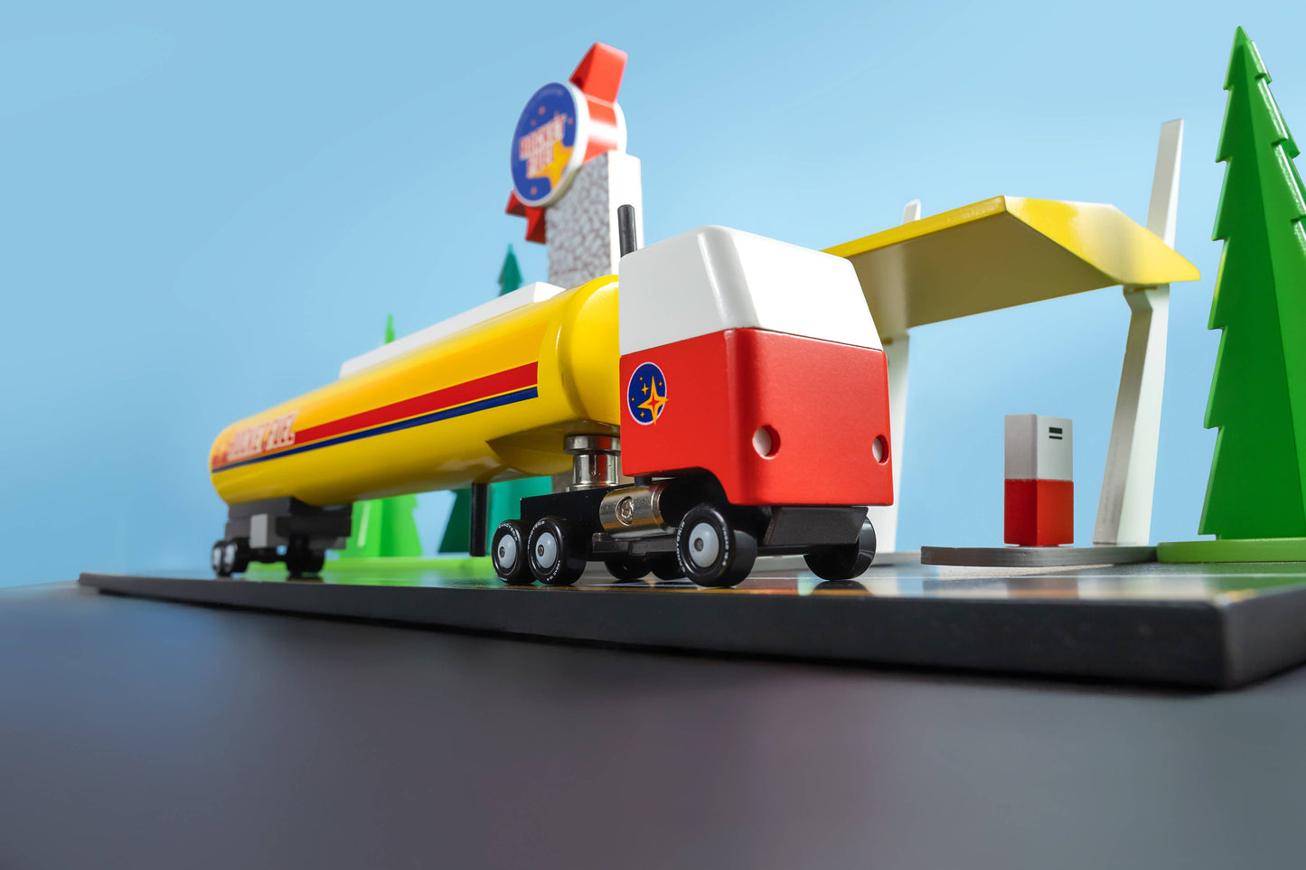 Candylab Toys - Rocket Fuel Tanker