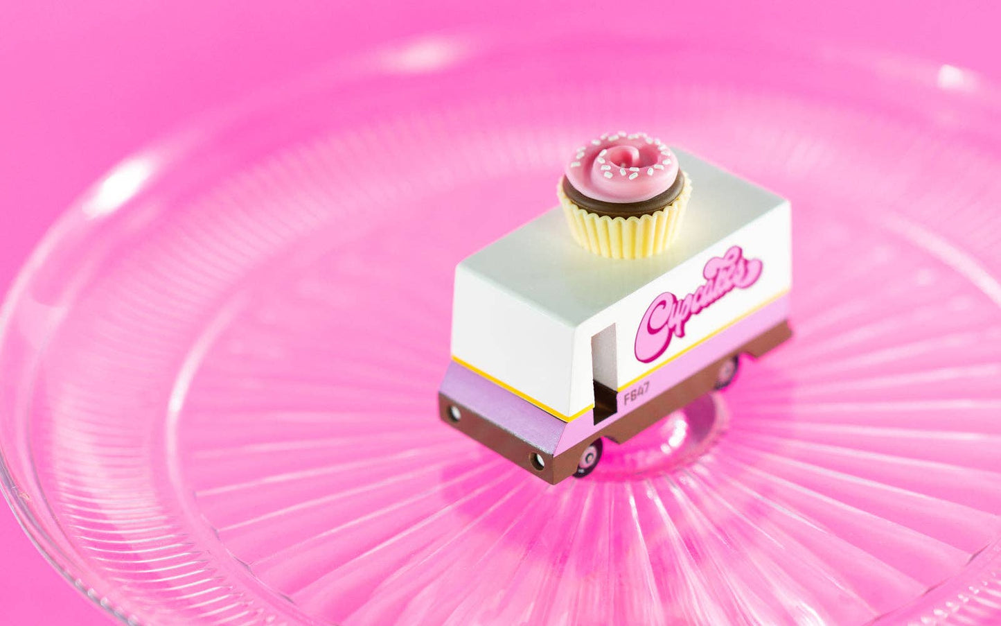 Candylab Toys - Cupcake Van