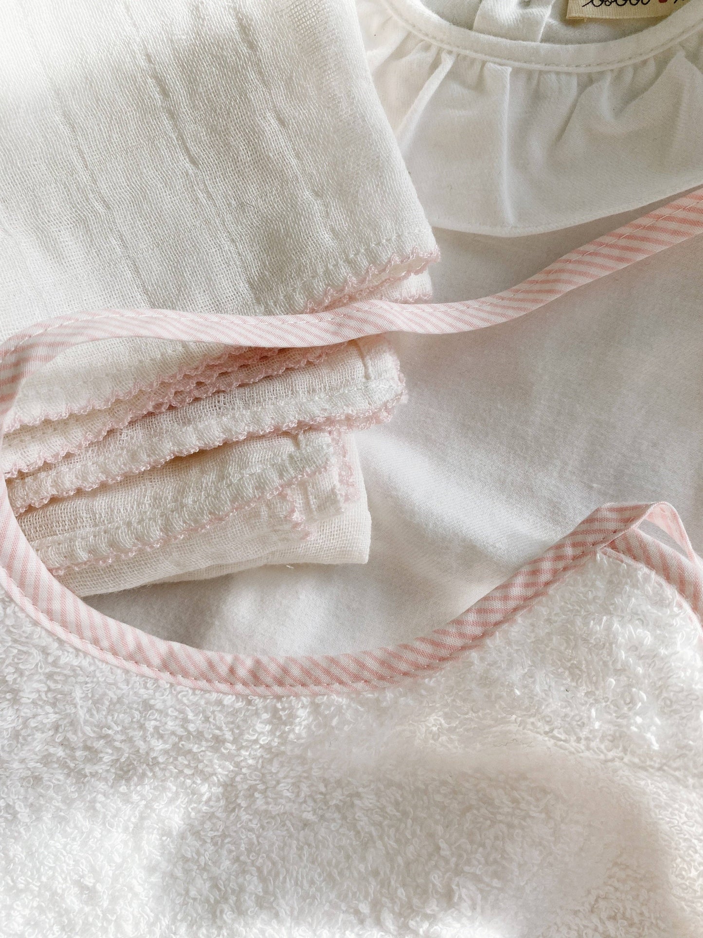 Muslin Swaddle - Pink Piping