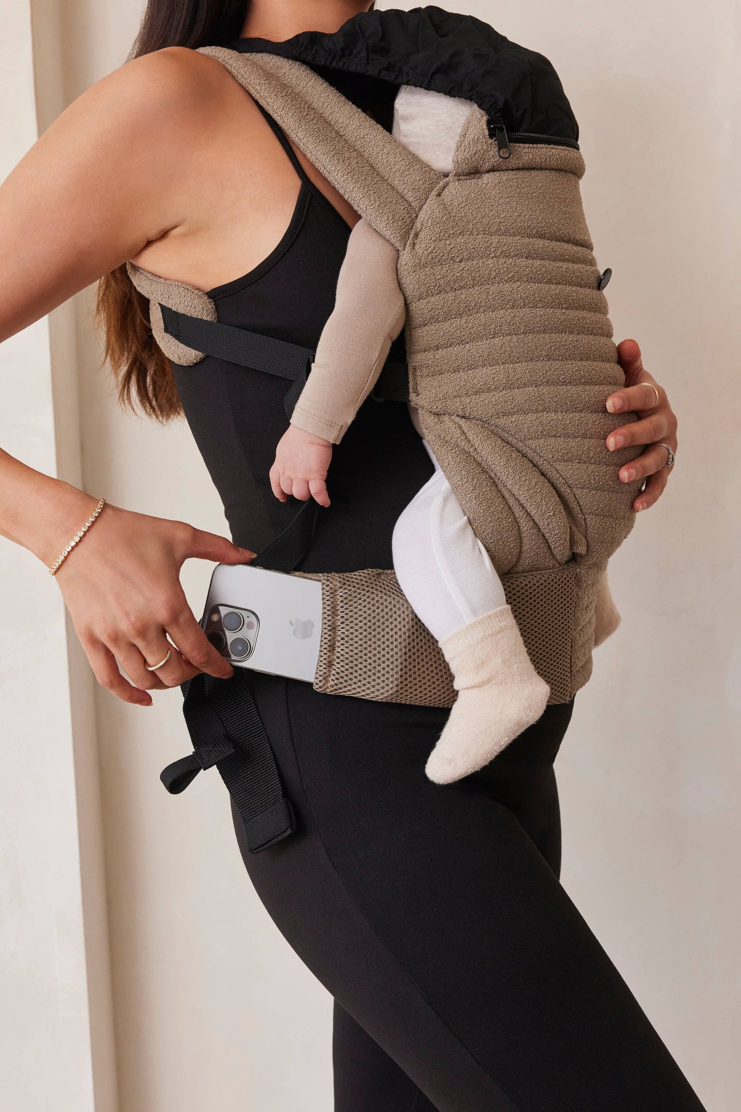 BUMPSUIT - The Armadillo Baby Carrier - Oyster