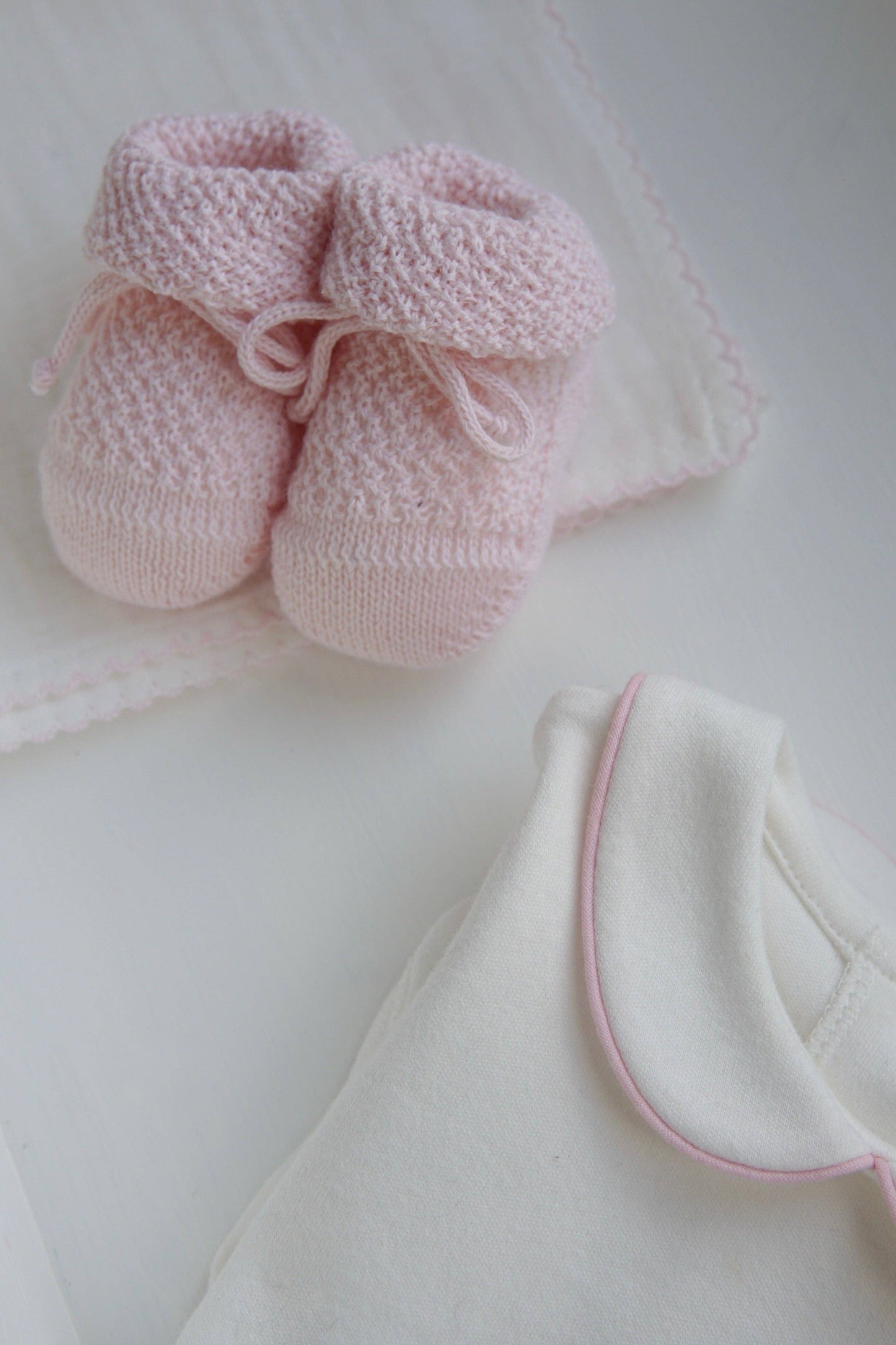 Muslin Swaddle - Pink Piping