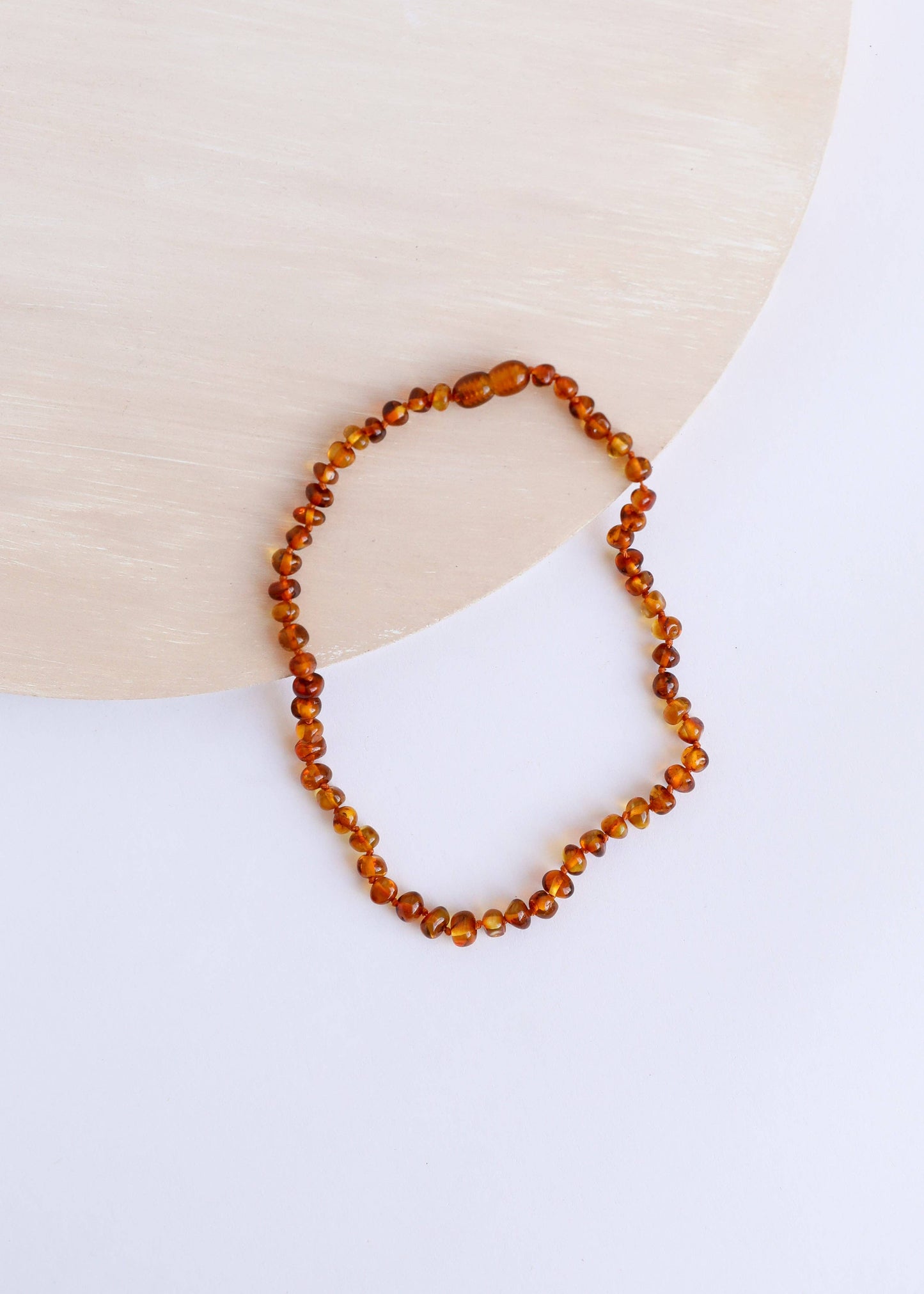 CanyonLeaf - Polished Cognac Baltic Amber || Necklace
